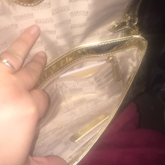 Sold Authentic Michael Kors Clutch updated pics ;) - Picture 3 of 8